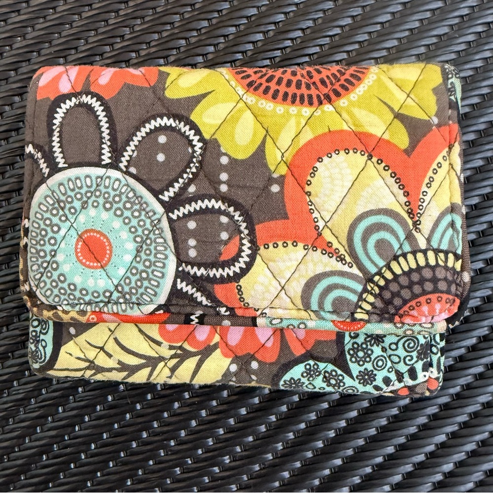 Vera Bradley Flower Shower Wallet Trifold  Quilted Cotton Snap Closure 5x4 Inch